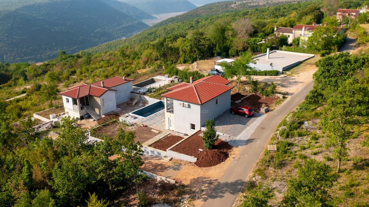 Modern house with swimming pool near Labin, newly built