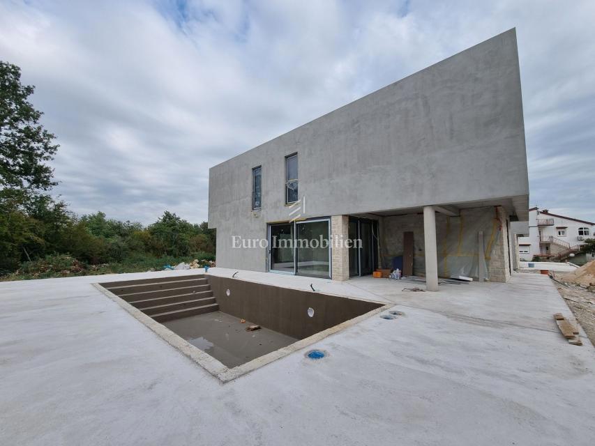 Villa of modern design with pool, near Poreč