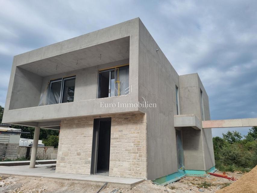 Villa of modern design with pool, near Poreč