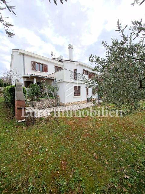 Detached house with a large garden - Njivice, island of Krk