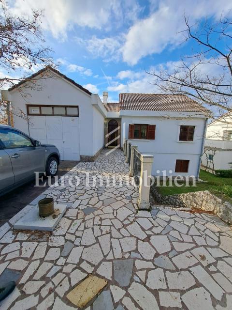 Detached house with a large garden - Njivice, island of Krk