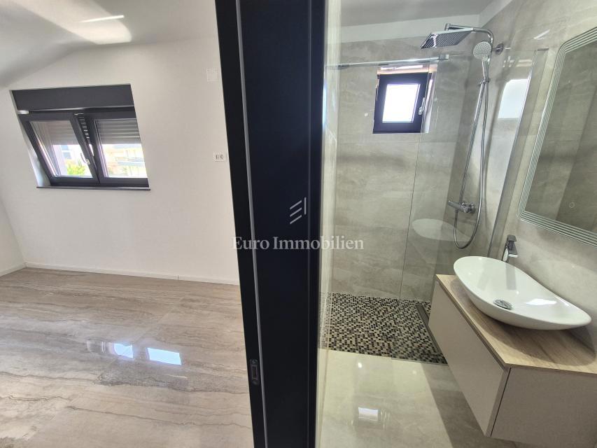 Apartment with a beautiful view of the sea in Malinska