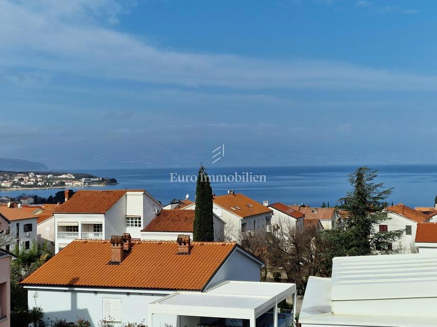 Apartment with a beautiful view of the sea in Malinska