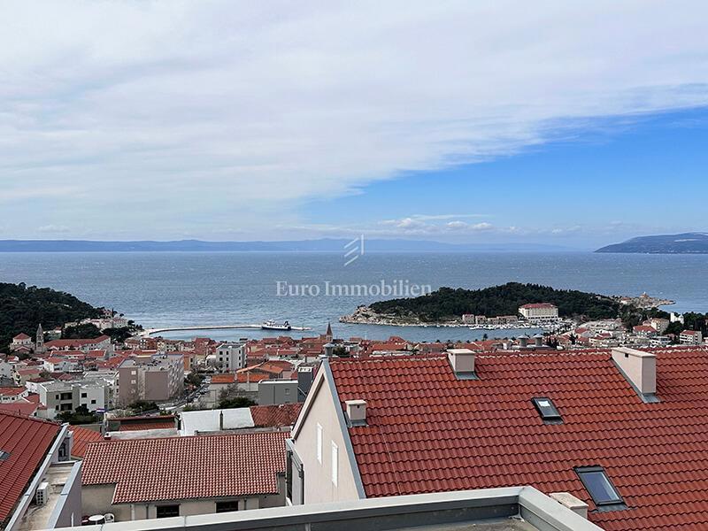 Three-room apartment with sea view, Makarska