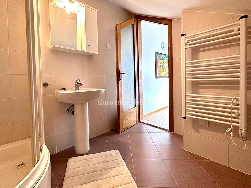 Three-room apartment with sea view, Makarska