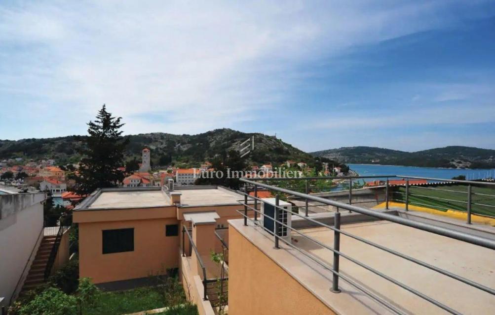 Tisno casa con vista mare