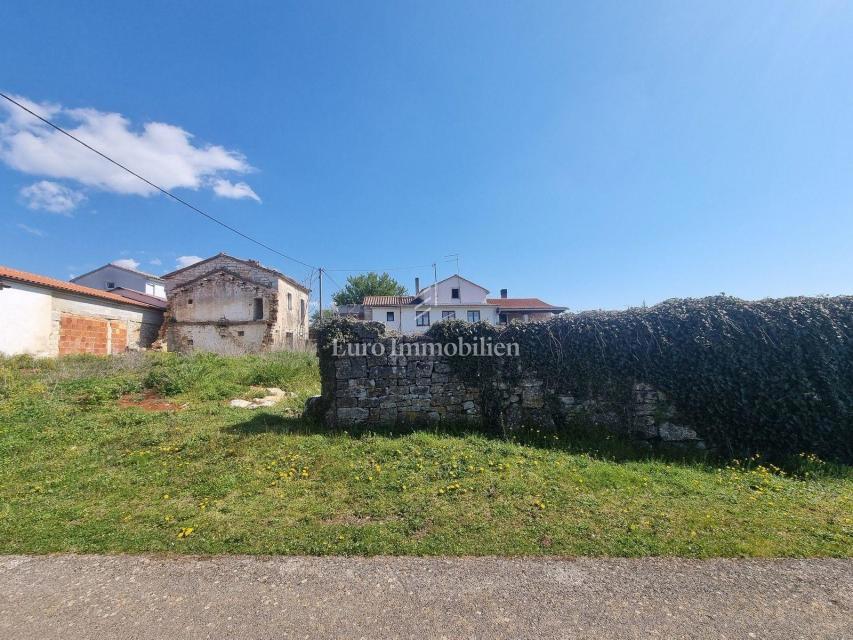 Three ruins in a quiet location overlooking the sea