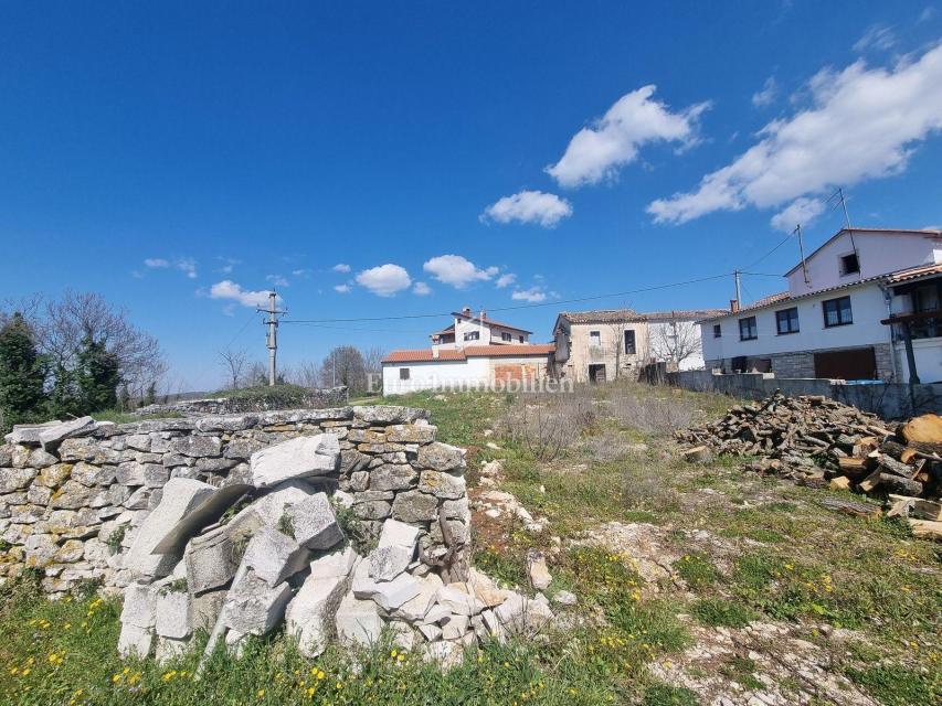 Three ruins in a quiet location overlooking the sea