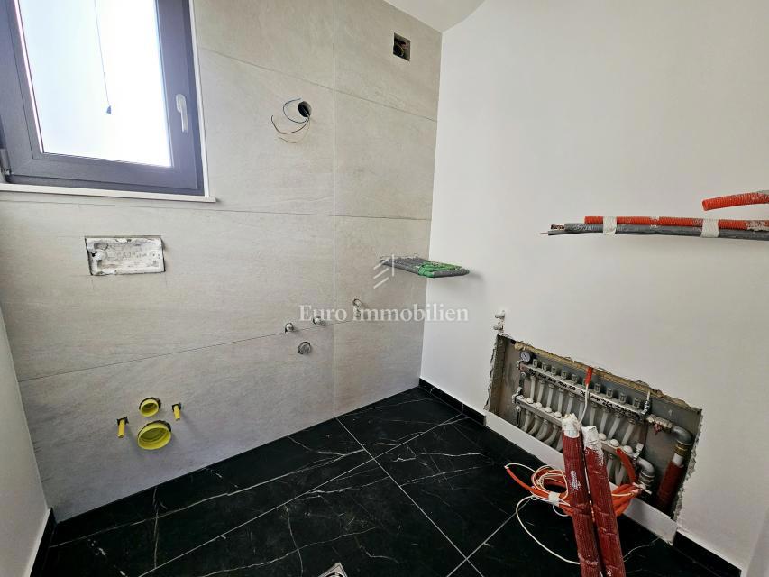 Penthouse in una posizione tranquilla - nuova costruzione nella città di Veglia