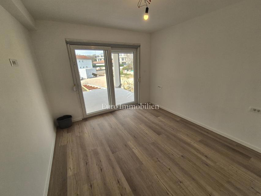 Krk - appartamento con piscina e giardino