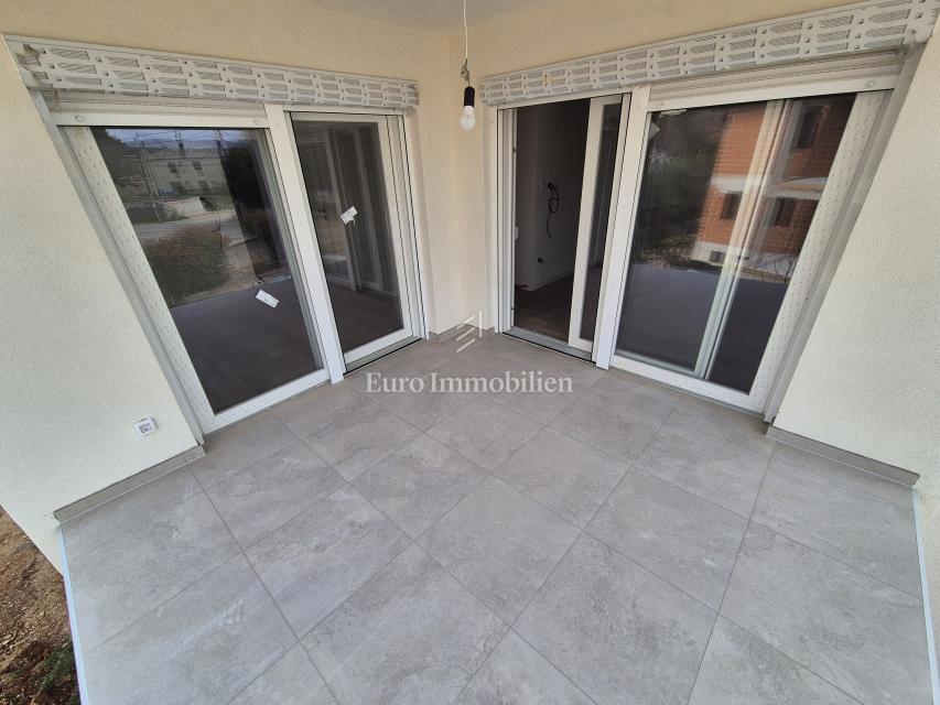 Krk - appartamento con piscina e giardino