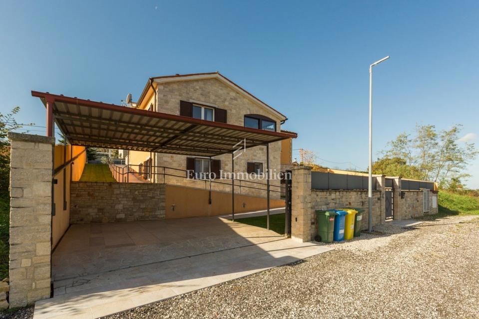 VIŽINADA - Villa con piscina e vista su Montona