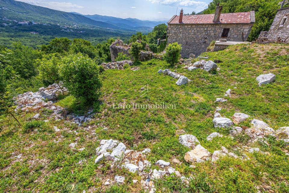 Casa con 4000 mq di terreno