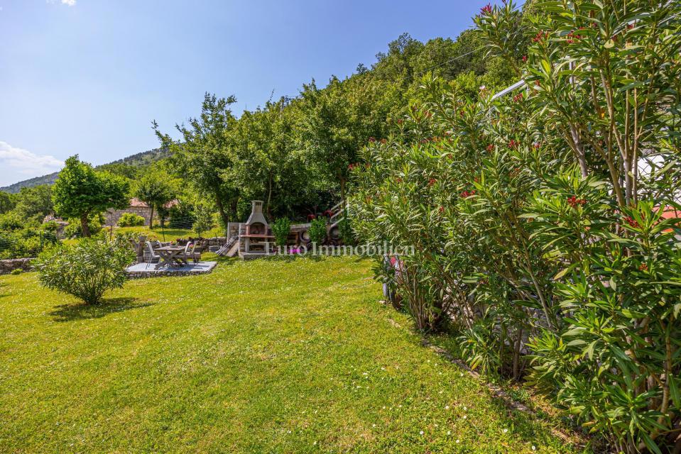Casa con 4000 mq di terreno