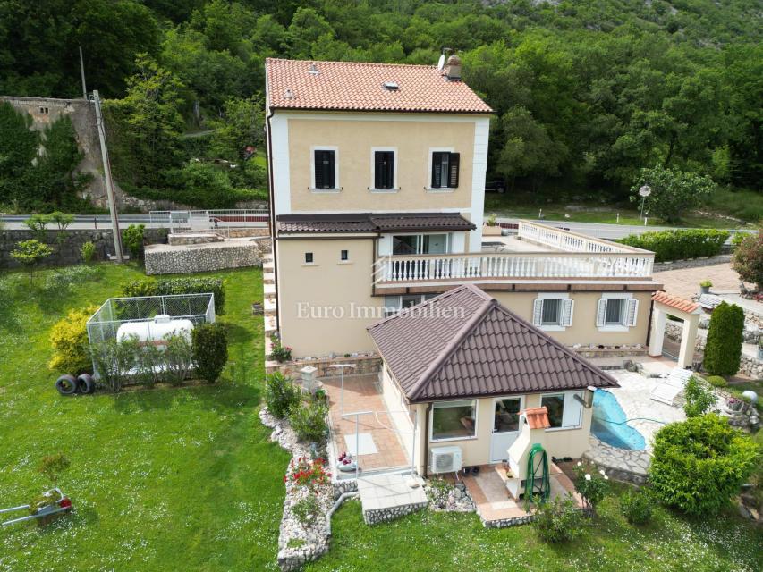 Casa con 4000 mq di terreno