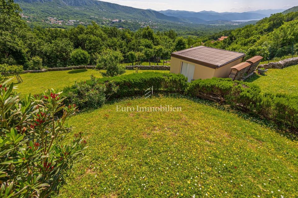 Casa con 4000 mq di terreno