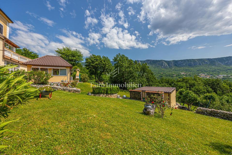 Casa con 4000 mq di terreno