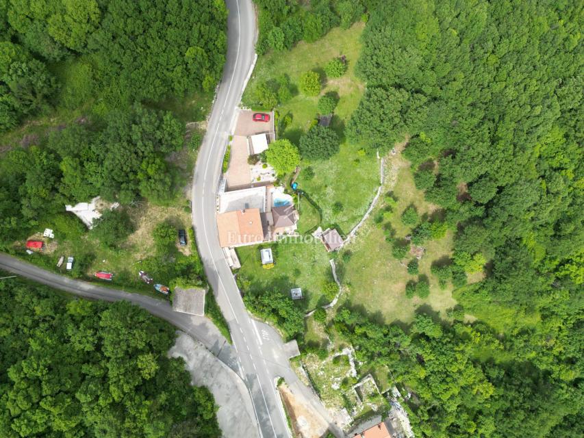 Casa con 4000 mq di terreno