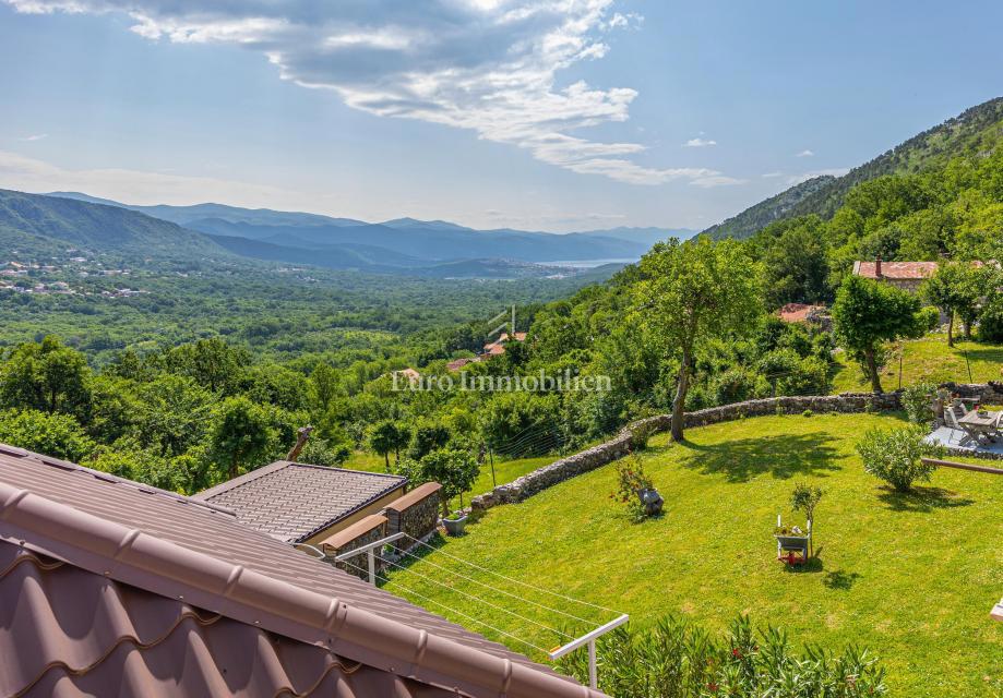 Casa con 4000 mq di terreno