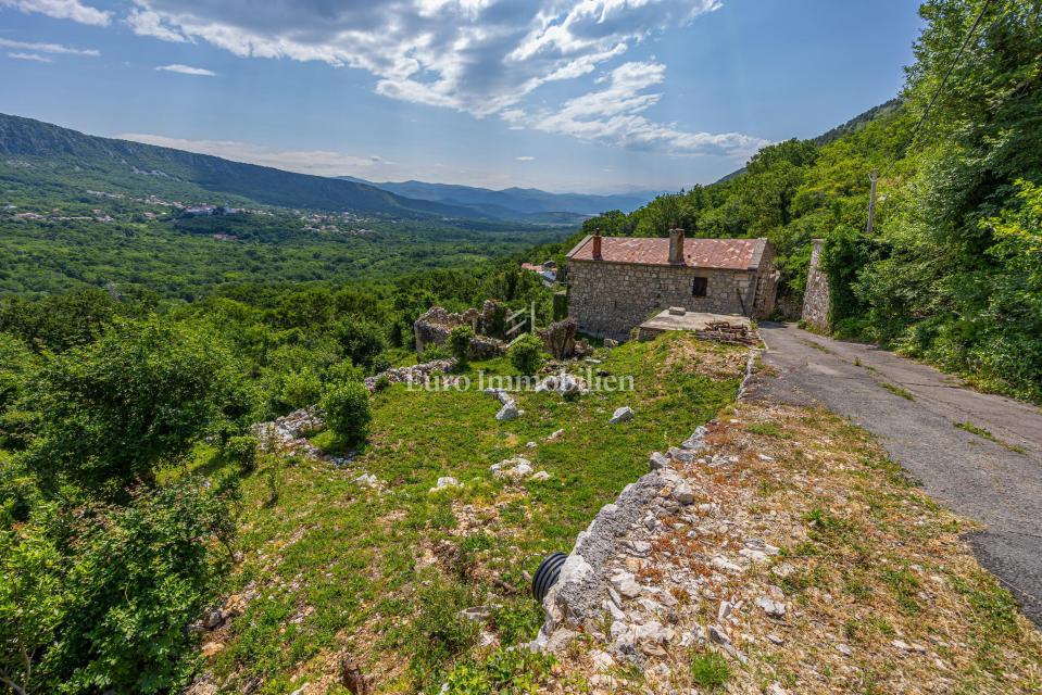 Casa con 4000 mq di terreno