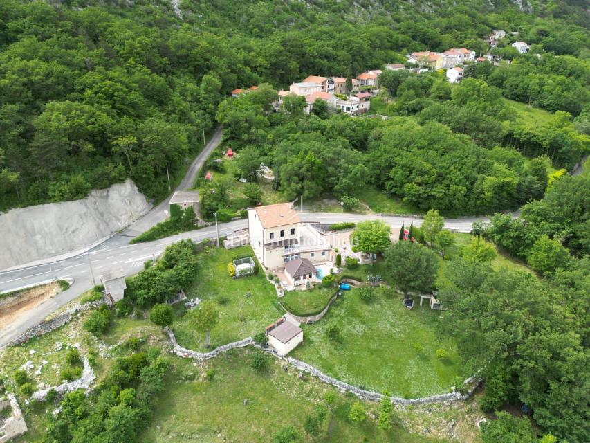 Casa con 4000 mq di terreno