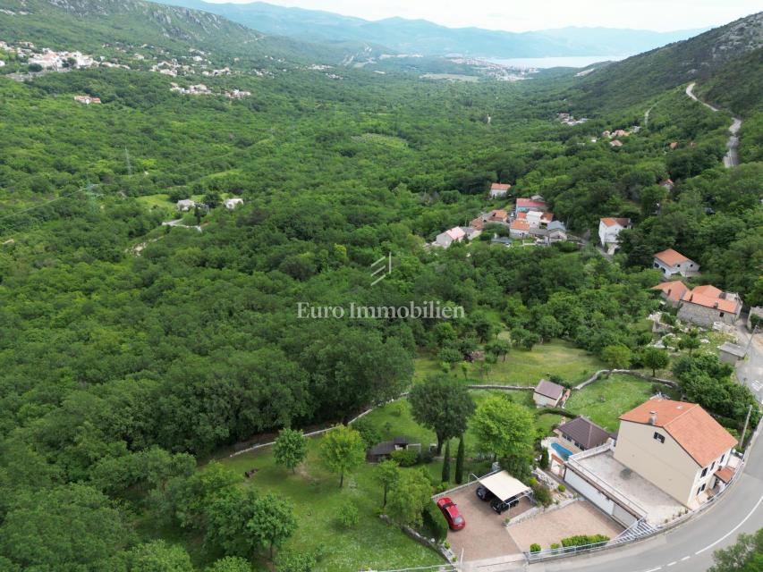 Casa con 4000 mq di terreno
