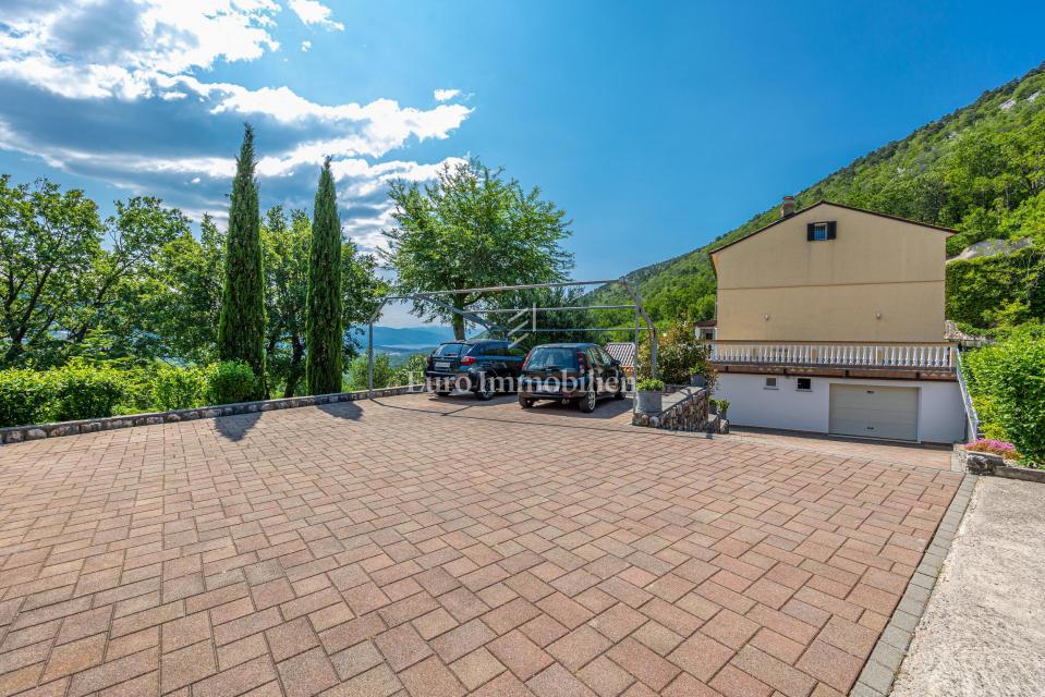 Casa con 4000 mq di terreno