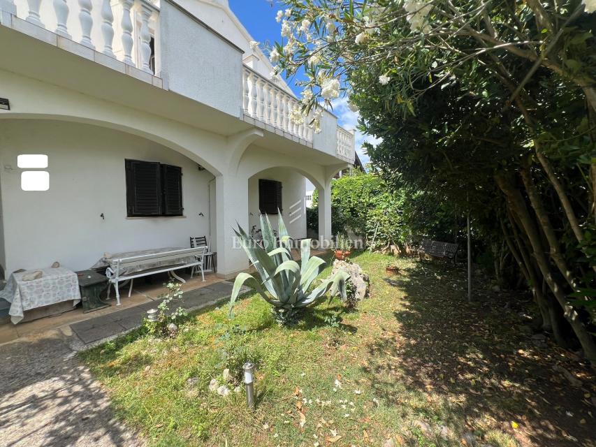 Pasman - casa con tre appartamenti