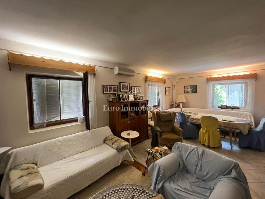 Pasman - casa con tre appartamenti