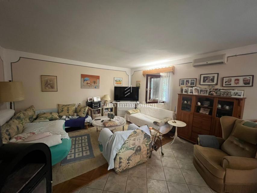 Pasman - casa con tre appartamenti