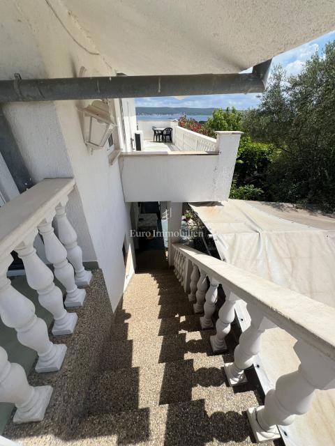 Pasman - casa con tre appartamenti