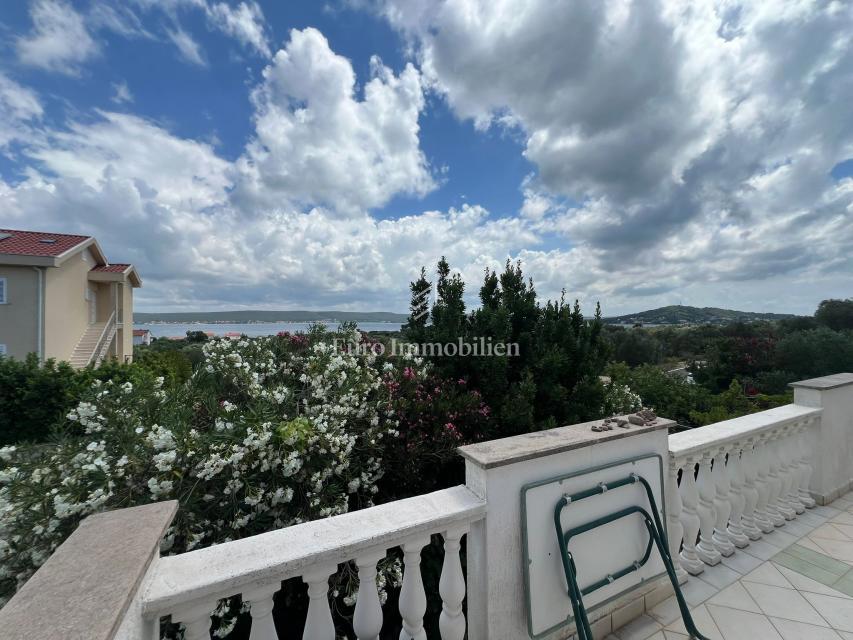 Pasman - casa con tre appartamenti