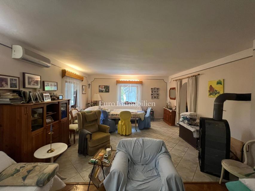 Pasman - casa con tre appartamenti