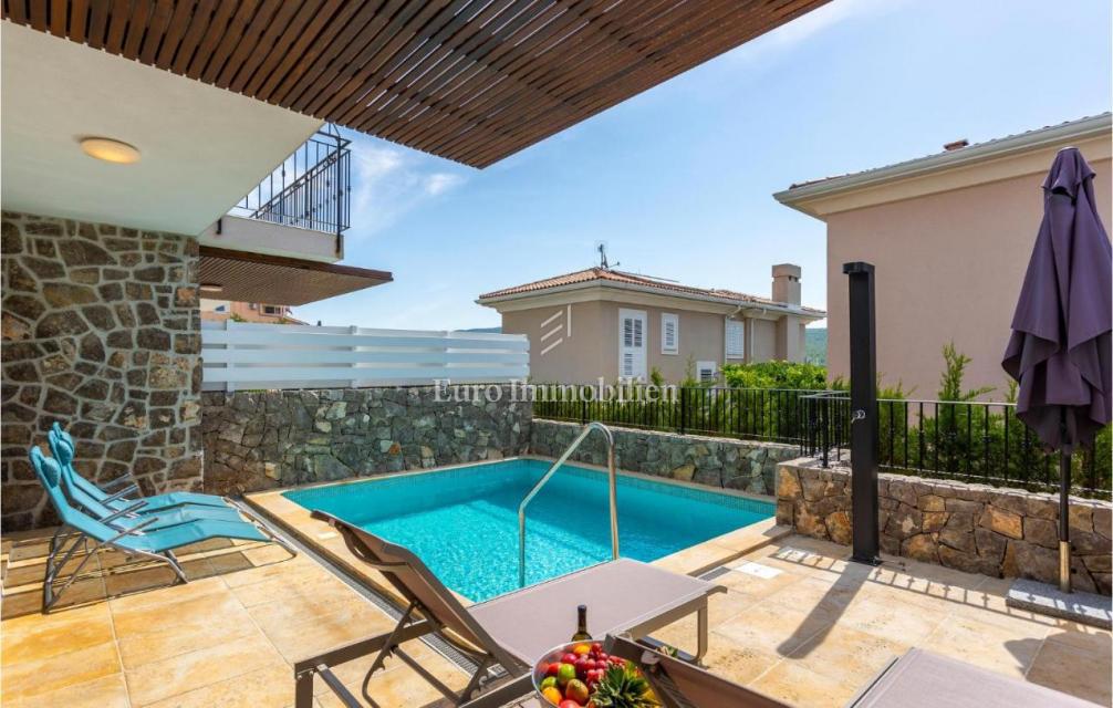 Villa con piscina e vista mare - isola di Krk