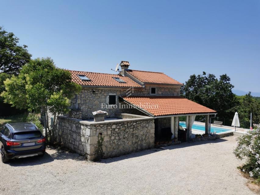 Casa in pietra con piscina - isola di Krk