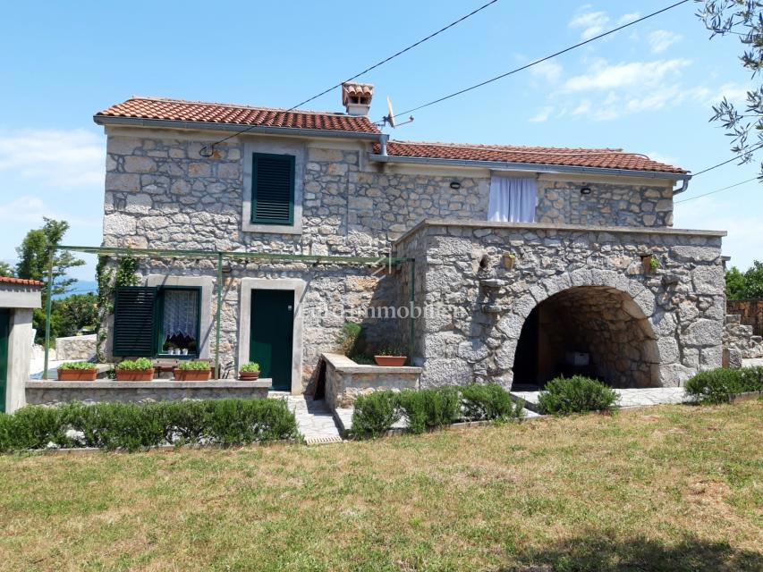 Casa in pietra con piscina - isola di Krk