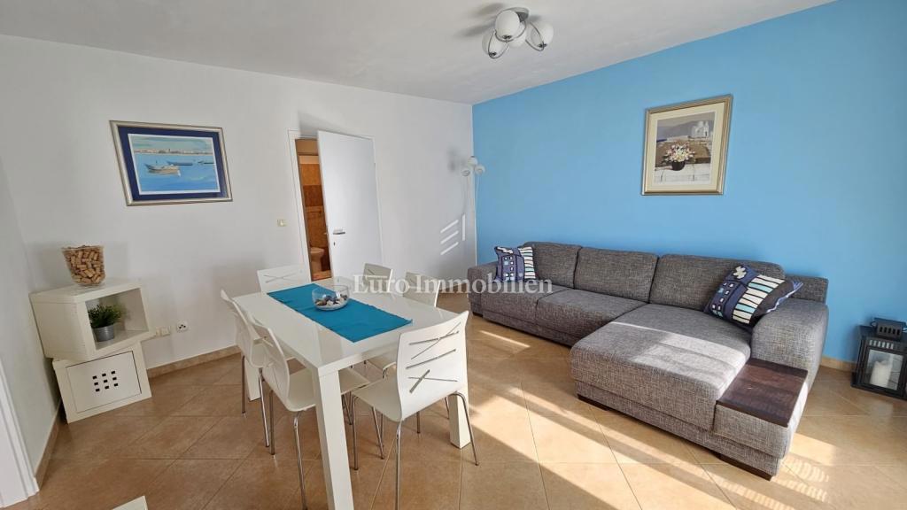 Appartamento al 1° piano con 1 camera, immerso nel verde