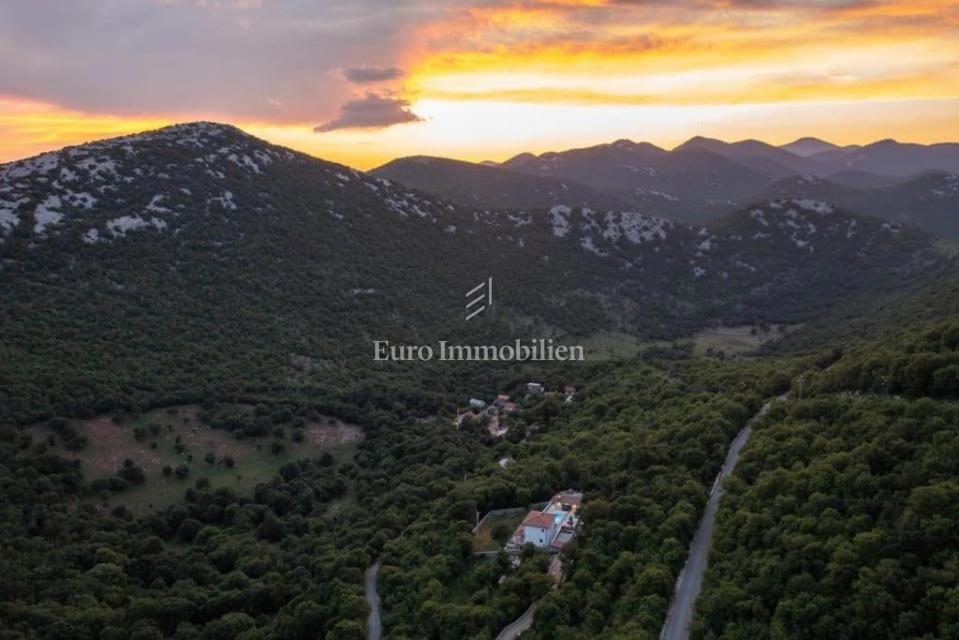 Casa nell'entroterra di Novi Vinodolski