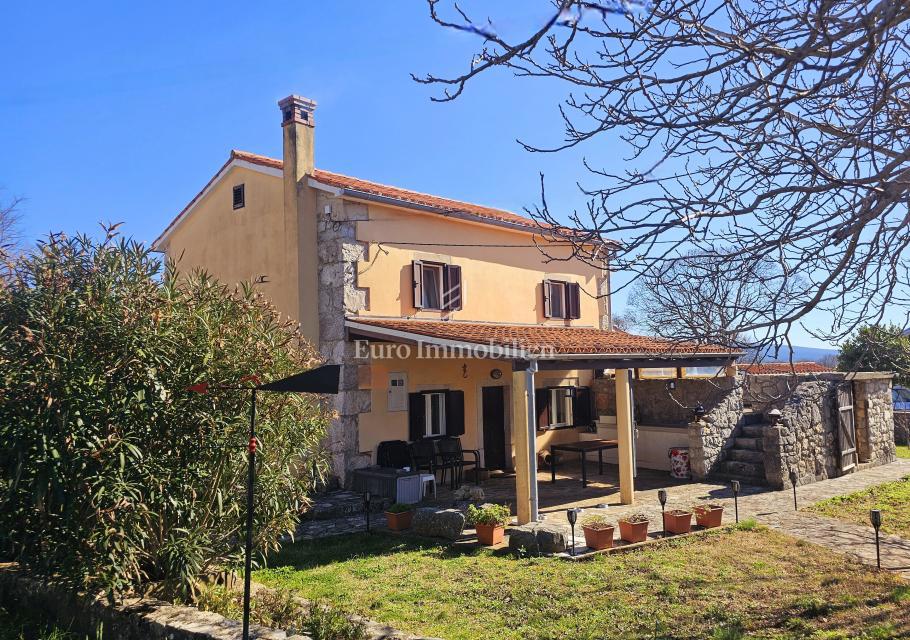Isola di Krk - casa indipendente con un bellissimo giardino