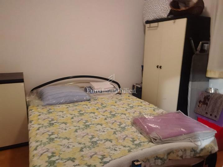 Pag - casa con 3 appartamenti