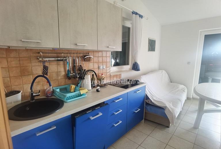 Pag - casa con 3 appartamenti
