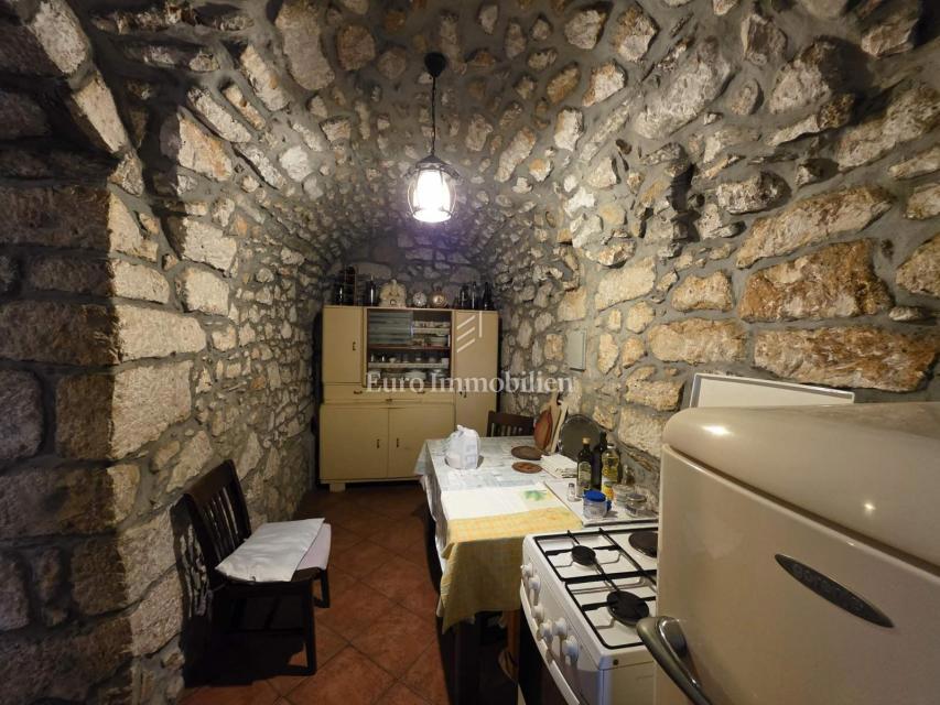 Grižane, casa in pietra ristrutturata con giardino