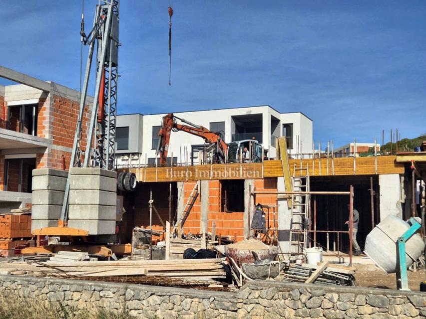 Vodice - nuovo edificio con vista mare