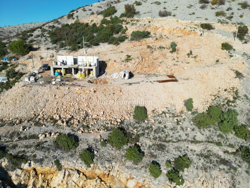 Senj - terreno edificabile prima fila al mare