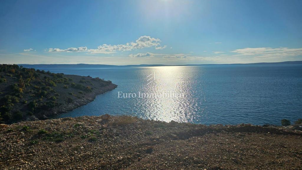 Senj - terreno edificabile prima fila al mare