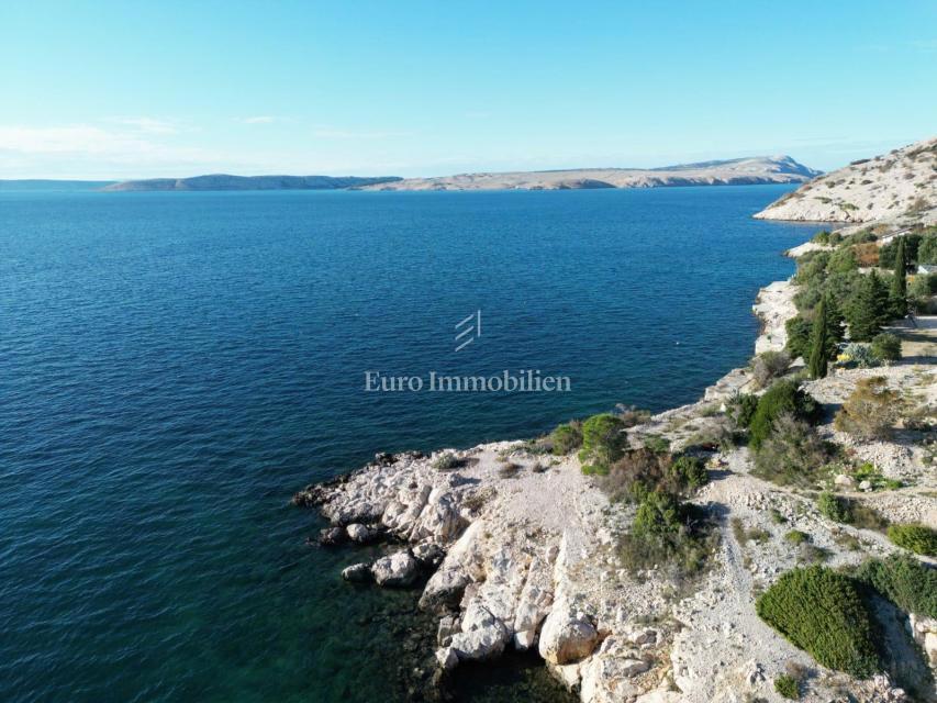 Senj - terreno edificabile prima fila al mare