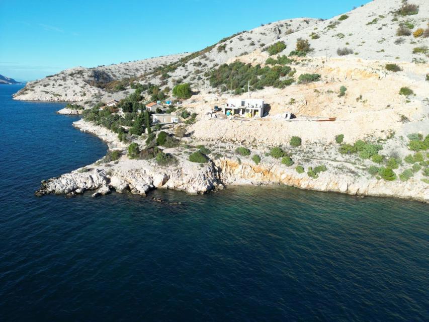 Senj - terreno edificabile prima fila al mare