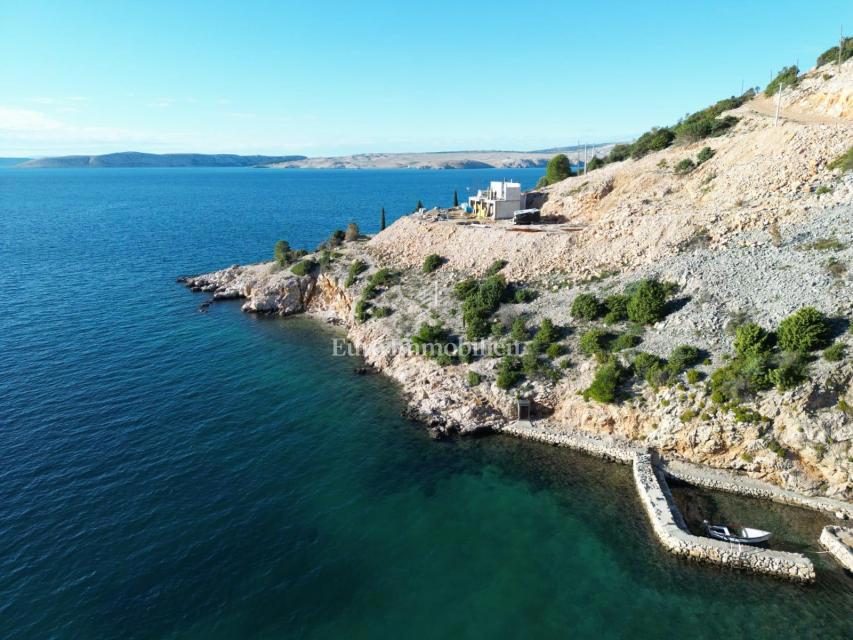 Senj - terreno edificabile prima fila al mare