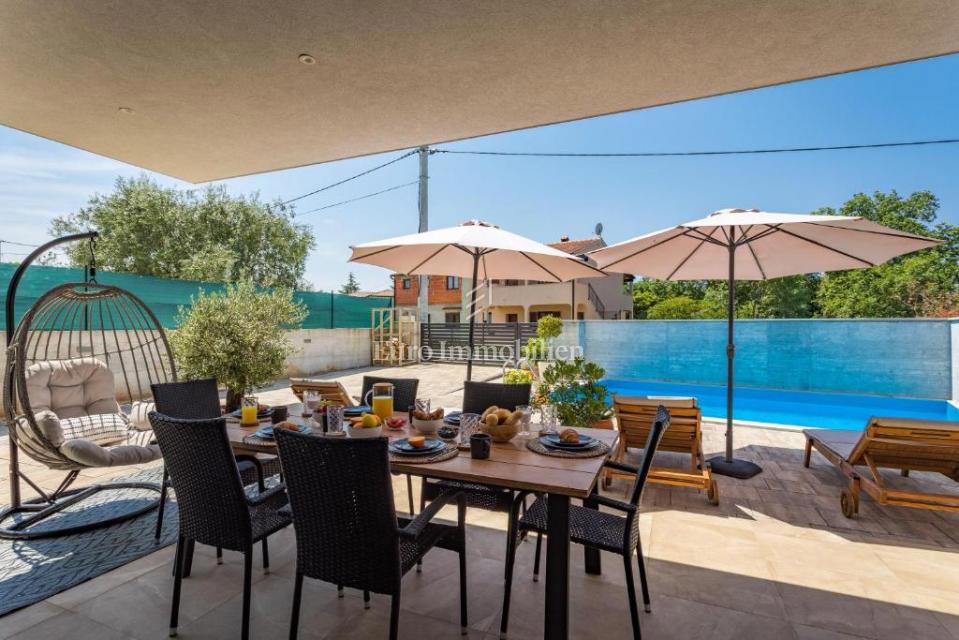 Istria - casa con piscina, vicino al centro