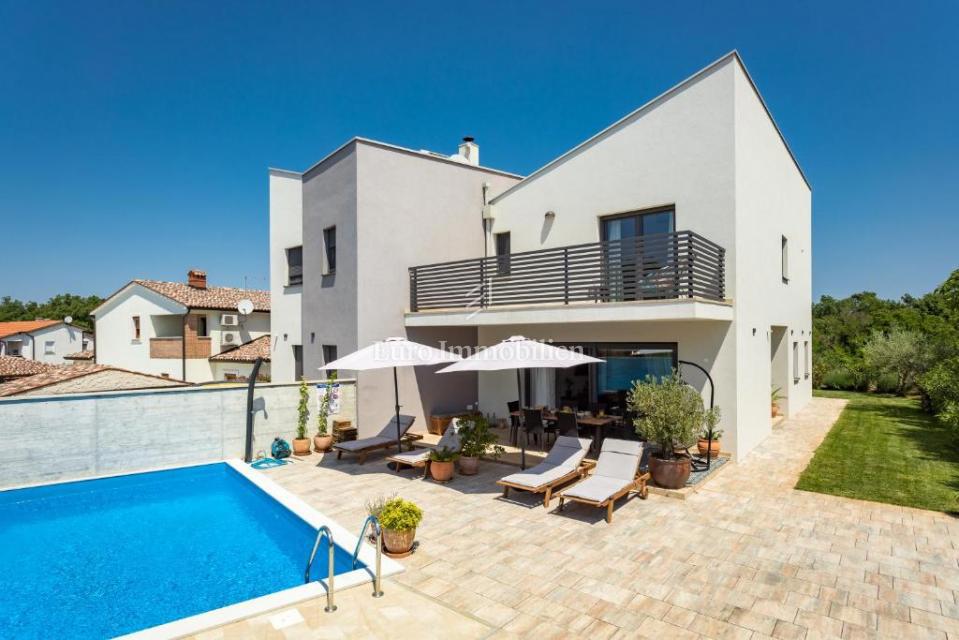 Istria - casa con piscina, vicino al centro